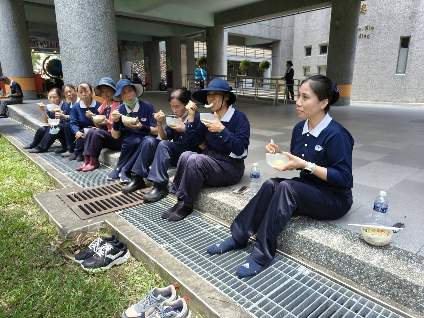 （有影片）／彰化慈濟志工馳援嘉義災區　協助校園清掃恢復上課環境 - https://www.watchmedia01.com