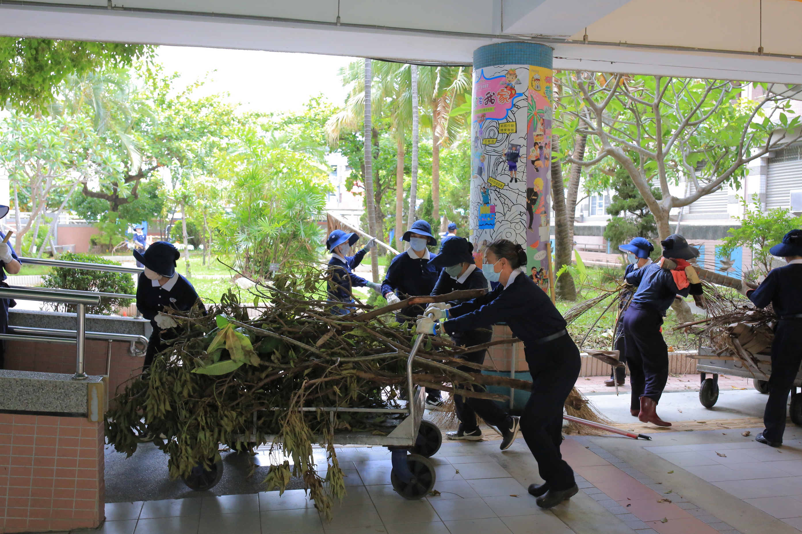 （有影片）／彰化慈濟志工馳援嘉義災區　協助校園清掃恢復上課環境 - https://www.watchmedia01.com