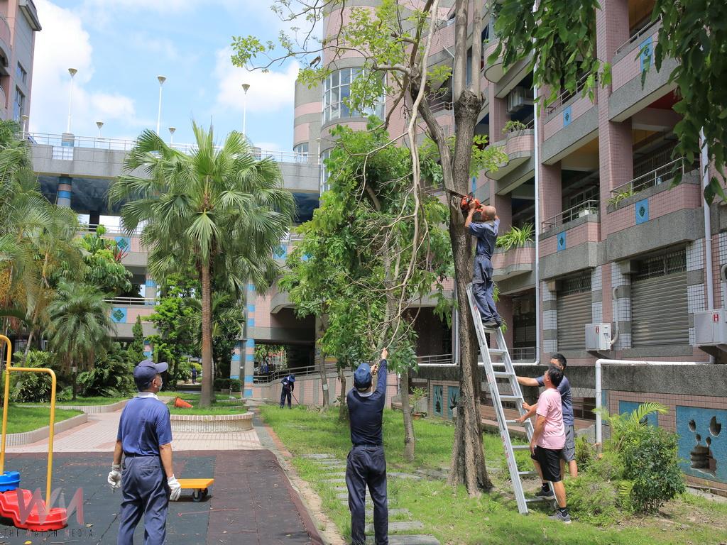 丹娜斯風災重創校園亟待復原 彰化慈濟志工跨區援助嘉義三校重建 - https://www.watchmedia01.com