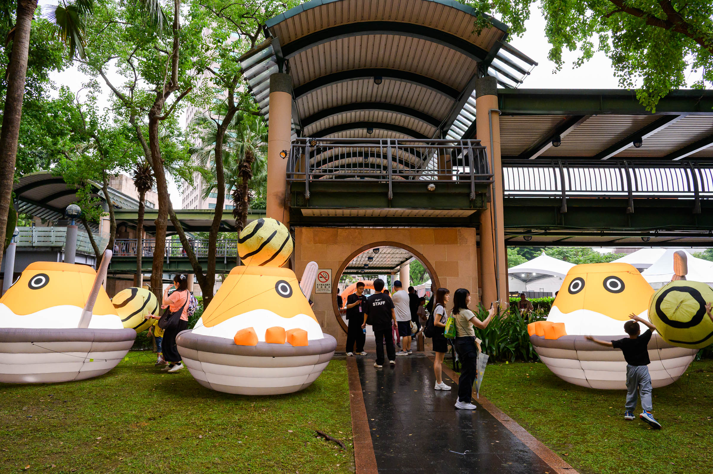 仿生獸現身市民廣場！新北兒藝節「精靈谷」打造怪獸藝術樂園 - https://www.watchmedia01.com