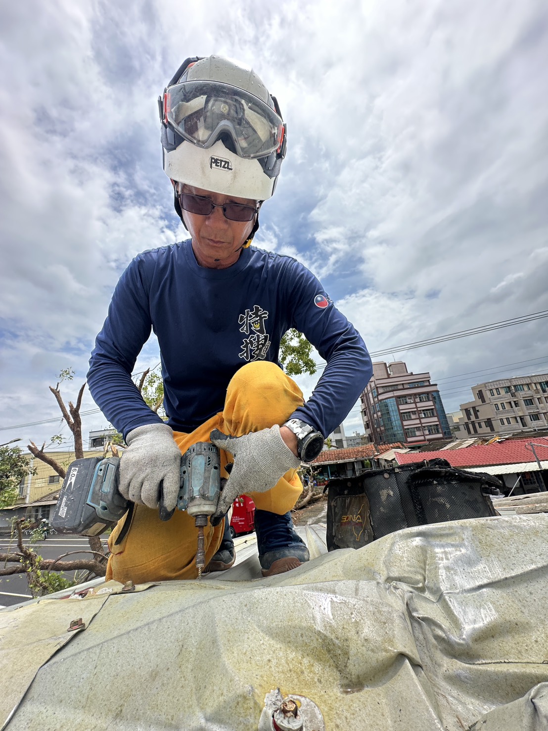 多圖／時間賽跑、風雨中行動　高雄搜救隊跨縣出擊救災 - https://www.watchmedia01.com