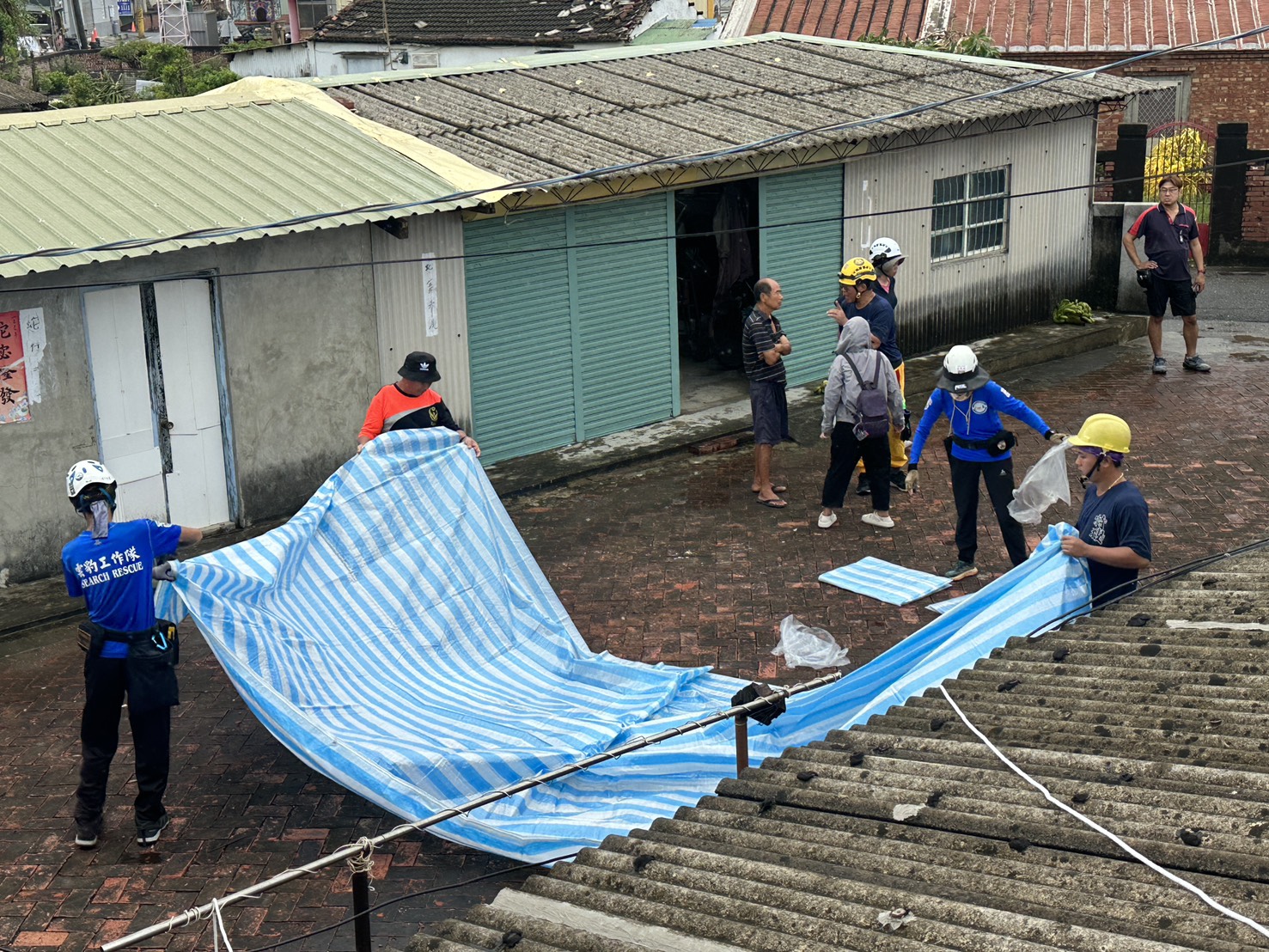 多圖／時間賽跑、風雨中行動　高雄搜救隊跨縣出擊救災 - https://www.watchmedia01.com