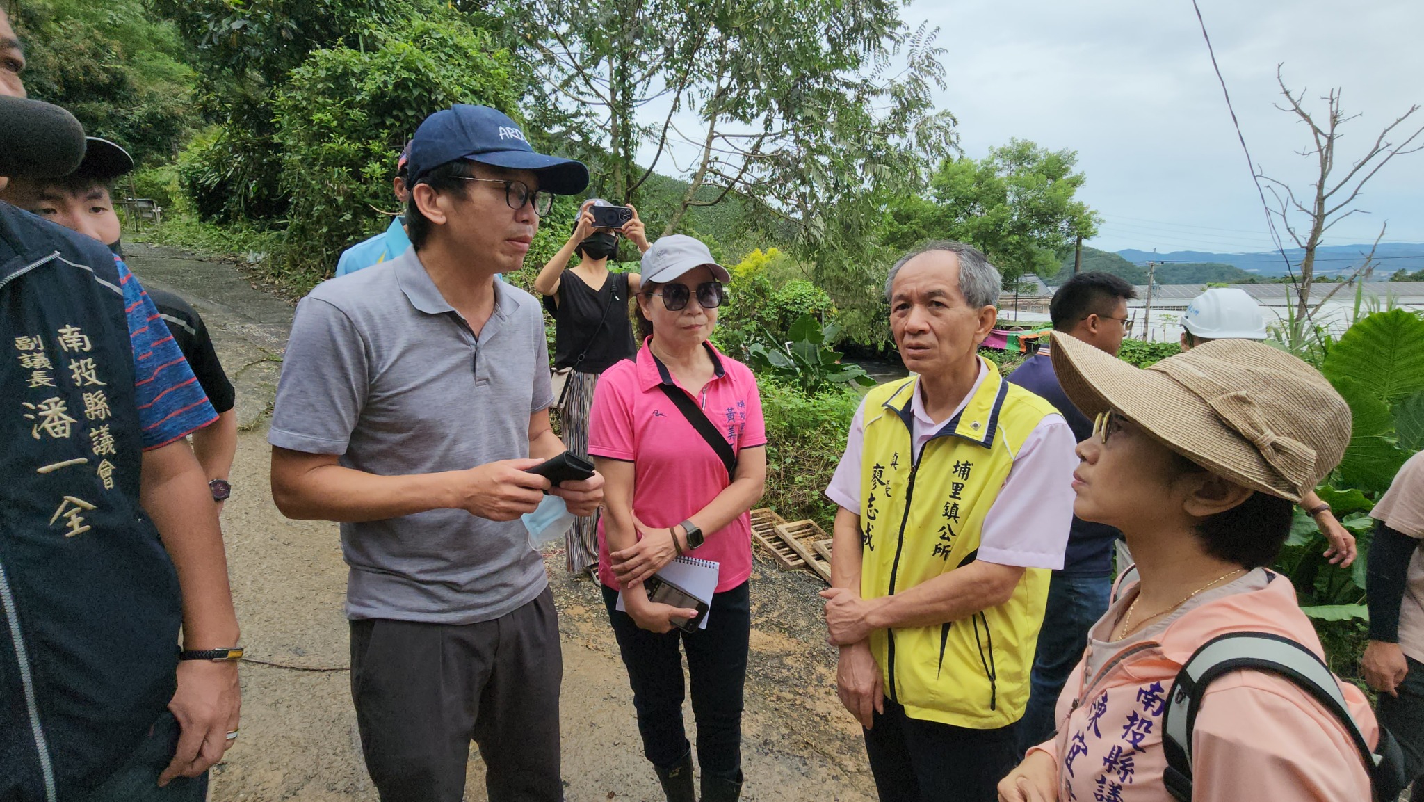 埔里鎮蜈蚣里墘溪路爆土石流災情鎮公所迅速啟動救災幸未釀成傷亡 - https://www.watchmedia01.com