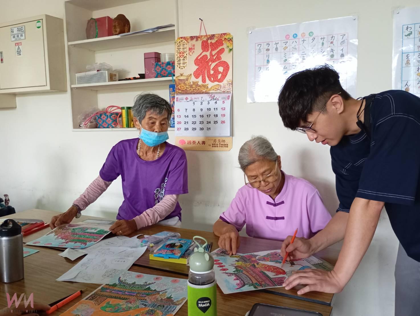 用畫說故事再現北港迎媽祖熱鬧情境 佛教慈濟醫療財團法人斗六慈濟醫院(北港草湖醫事C)長者藝術創作展 - https://www.watchmedia01.com
