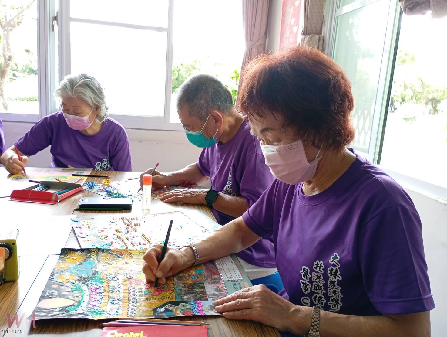 用畫說故事再現北港迎媽祖熱鬧情境 佛教慈濟醫療財團法人斗六慈濟醫院(北港草湖醫事C)長者藝術創作展 - https://www.watchmedia01.com