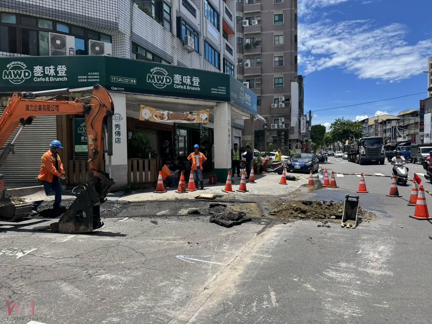 (有影片)/太驚險!彰化路面施工挖到瓦斯管 瓦斯狂洩嚇壞民眾 - https://www.watchmedia01.com