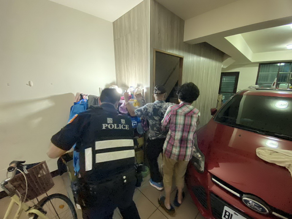 投票日變驚魂記 桃園平鎮暖警助迷途老翁回家 - https://www.watchmedia01.com