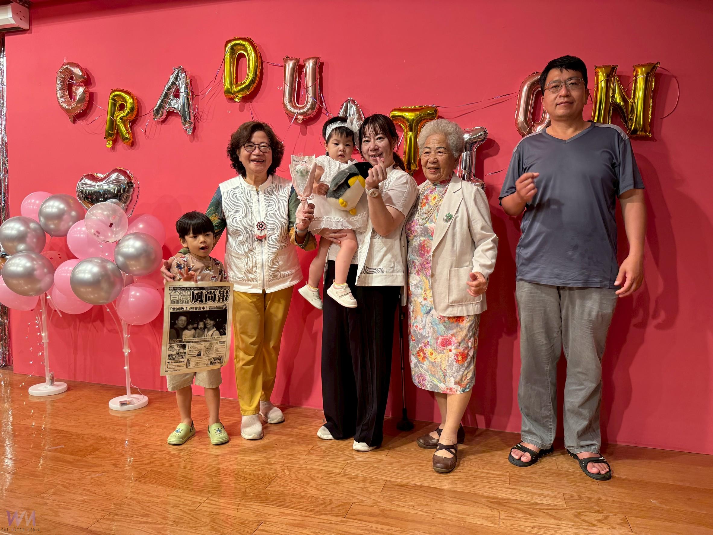 這家「醫療級托嬰中心」奶娃畢業了　院長爸爸幫2歲畢業生撥穗萌樣曝光 - https://www.watchmedia01.com