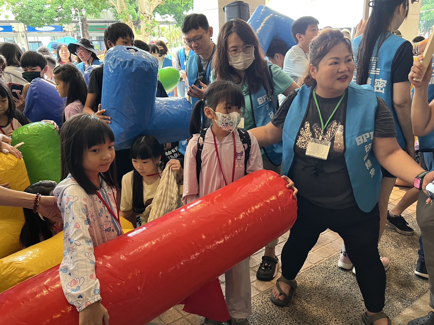 （有影片）／矽品志工攜手彰化家扶　樂園日陪弱勢兒童歡度難忘夏日 - https://www.watchmedia01.com