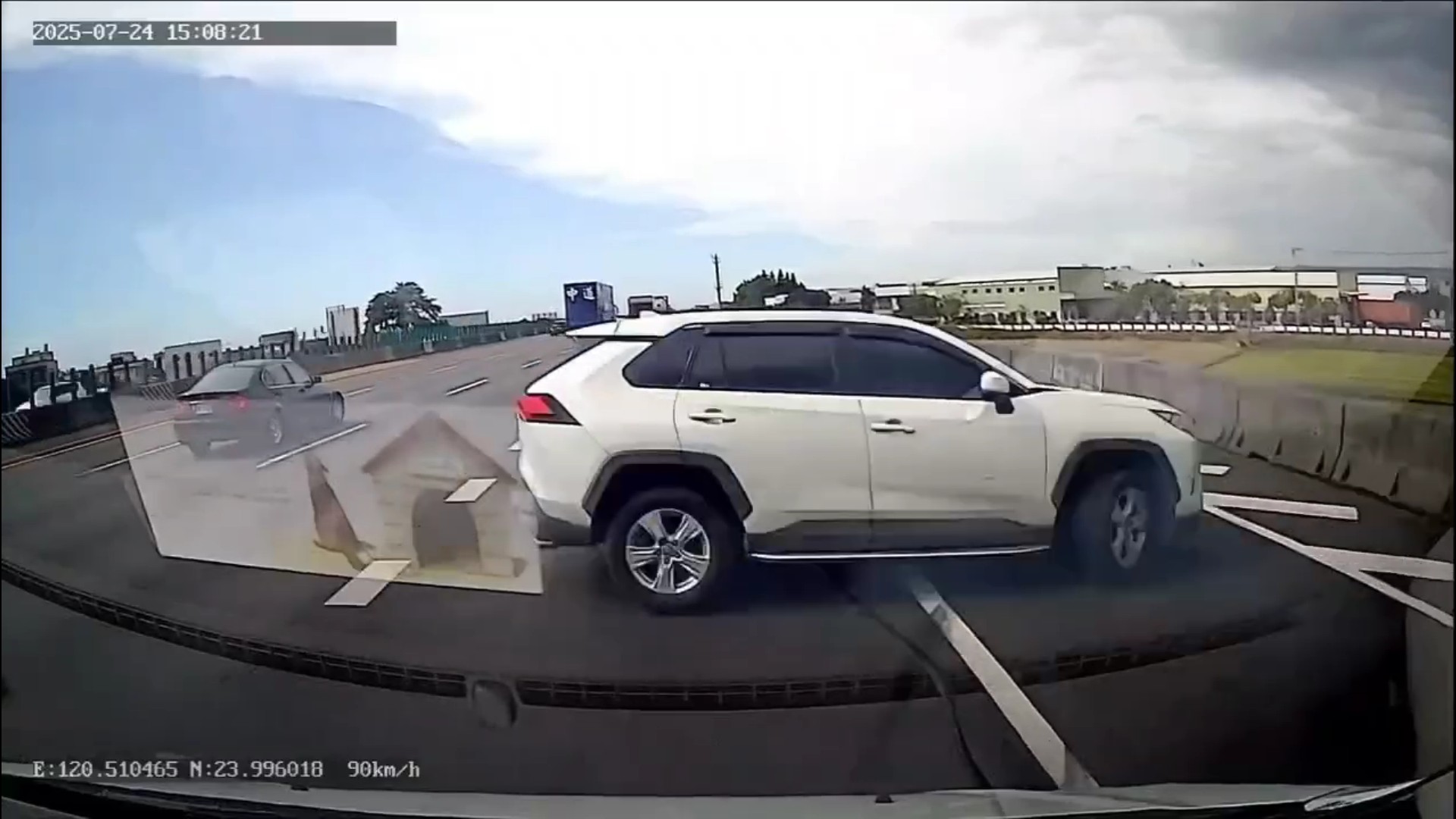 （有影片）／國1彰化段驚傳肇事逃逸！黑車鬼切釀三車連環撞　駕駛搶救中 - https://www.watchmedia01.com