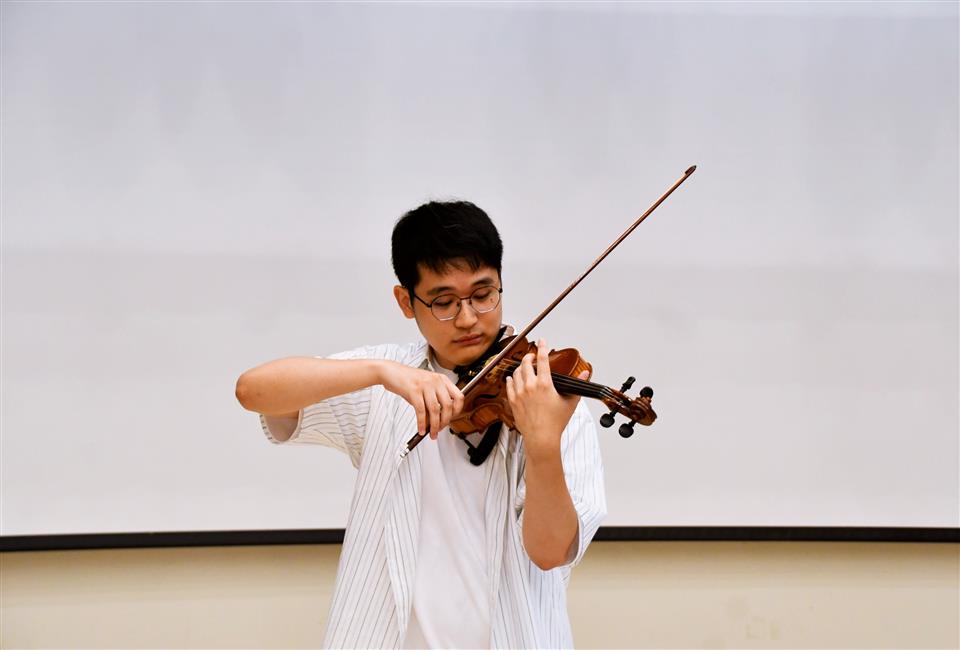 郭沛鑫音樂講座啟發彰藝高中學子　勉勵堅持夢想勇闖國際舞台 - https://www.watchmedia01.com