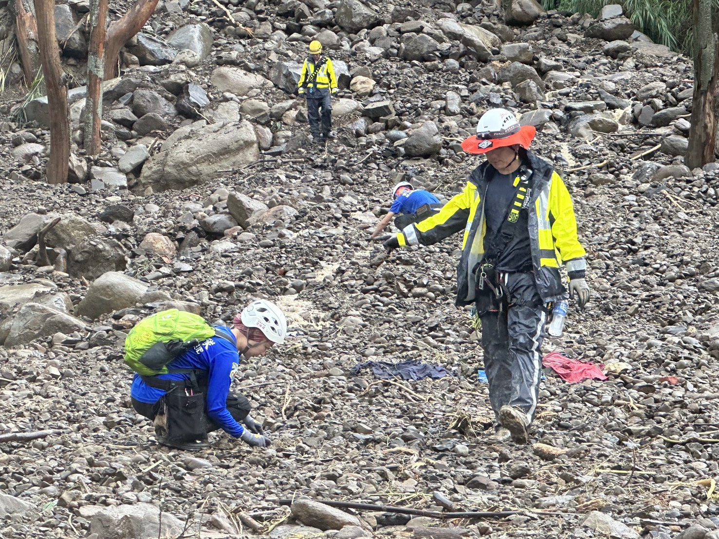 暴雨中艱困搶救!高雄市義消特搜、旗美山搜、消防局特搜及雲豹工作隊共組救援陣線 - https://www.watchmedia01.com