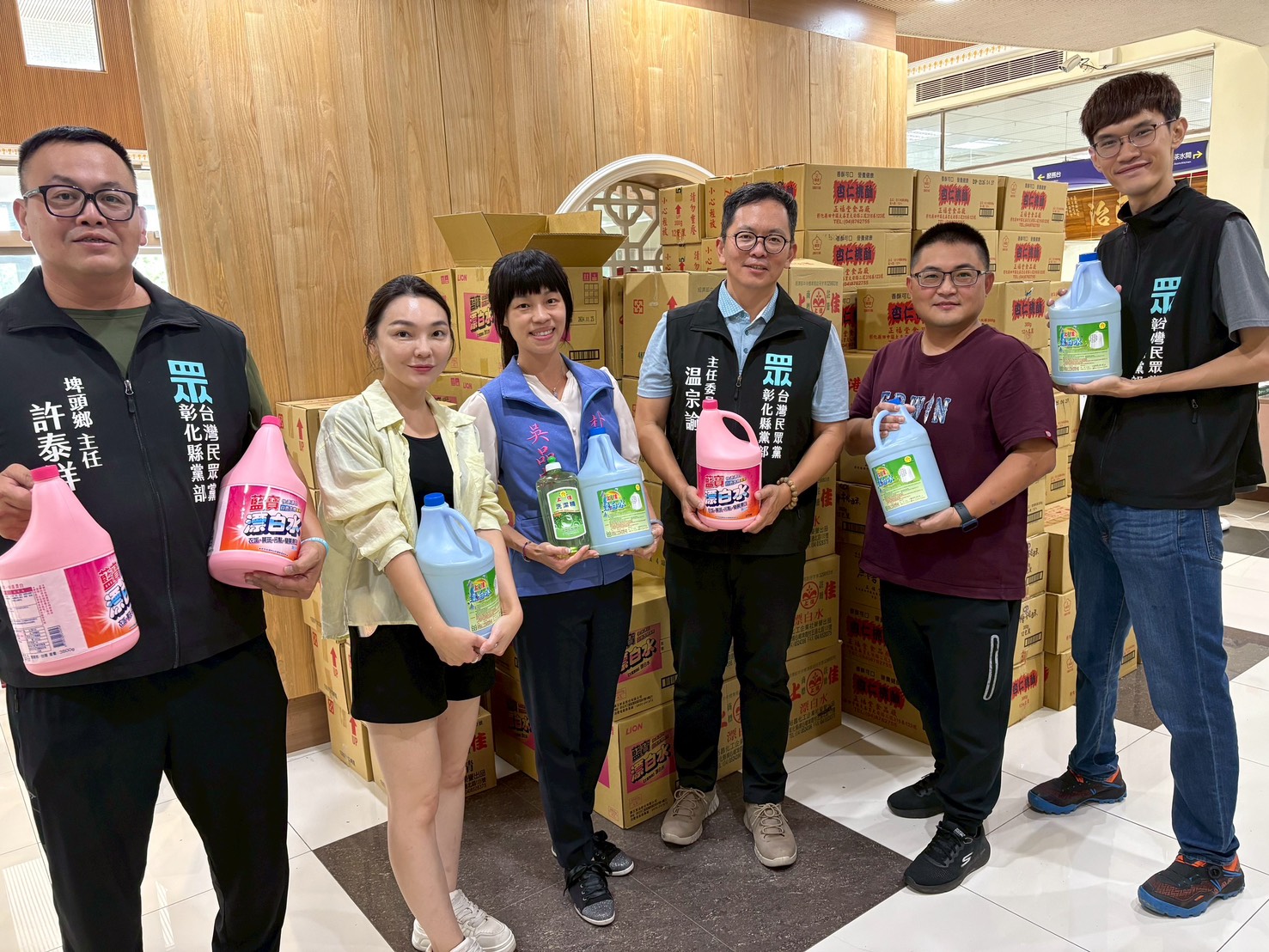 （有影片）／中央終於動員 民眾黨早已出擊！送消毒水深入災區第一線 - https://www.watchmedia01.com