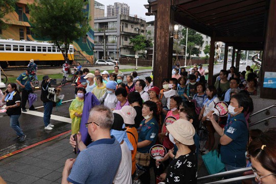 「爸氣登場」健走活動在豐裕里溫馨登場！風雨無阻　社區攜手走出父親節回憶 - https://www.watchmedia01.com
