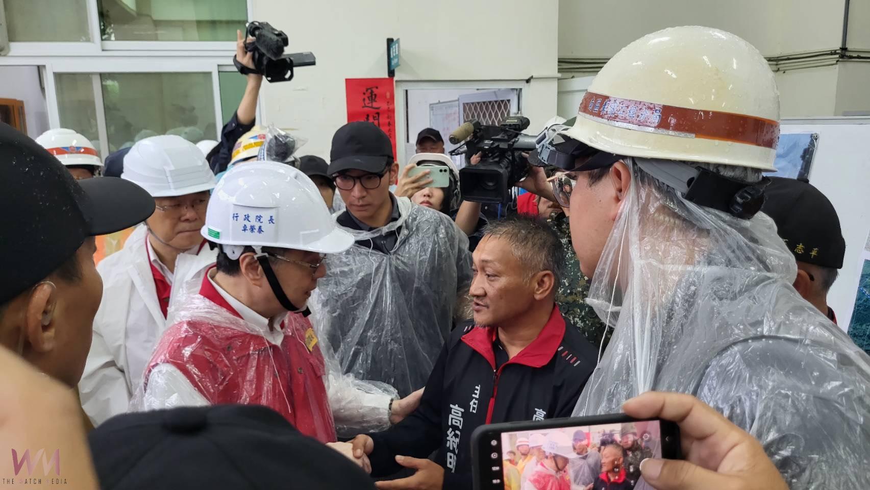 陳其邁陪同卓榮泰視察六龜　籲中央支援災後重建與交通搶通 - https://www.watchmedia01.com