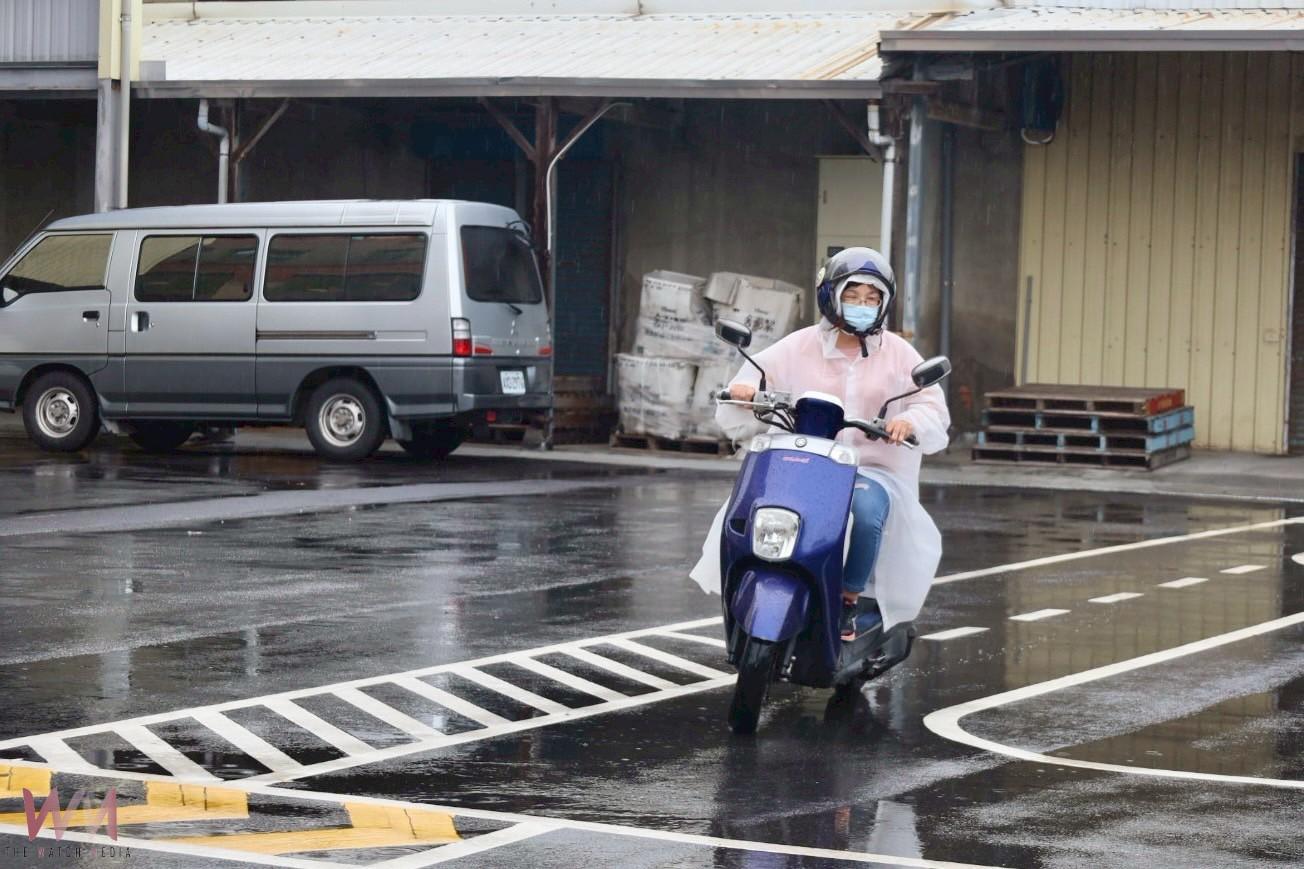 （有影片）／田尾機車下鄉考照　遇雨考生全副武裝應試　過關率不到5成 - https://www.watchmedia01.com