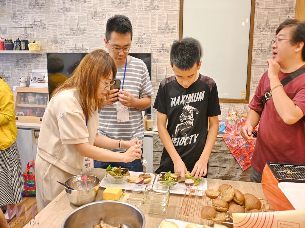 傳統市場的漢堡革命 員來市在這團隊把第一市場食材組合成美食 - https://www.watchmedia01.com