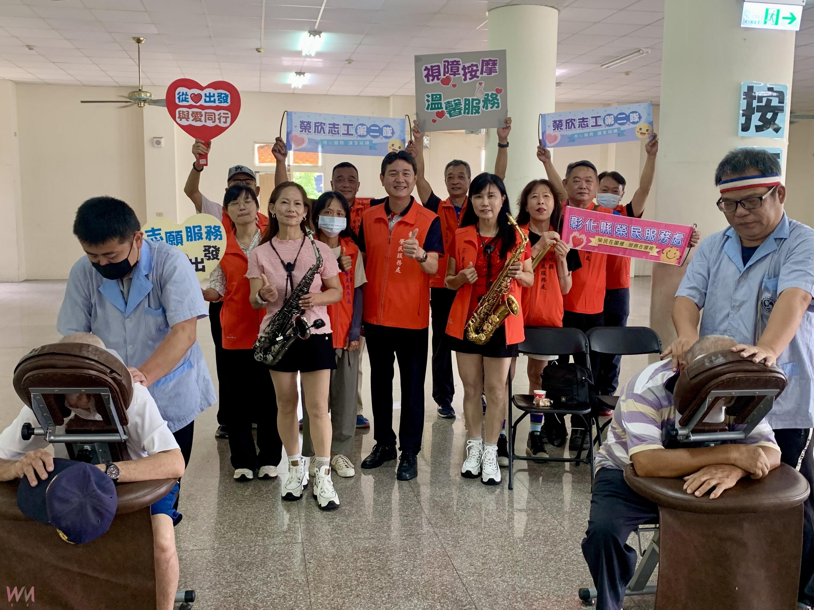 父親節的溫暖禮物！志工義剪、按摩為榮民長輩送祝福 - https://www.watchmedia01.com