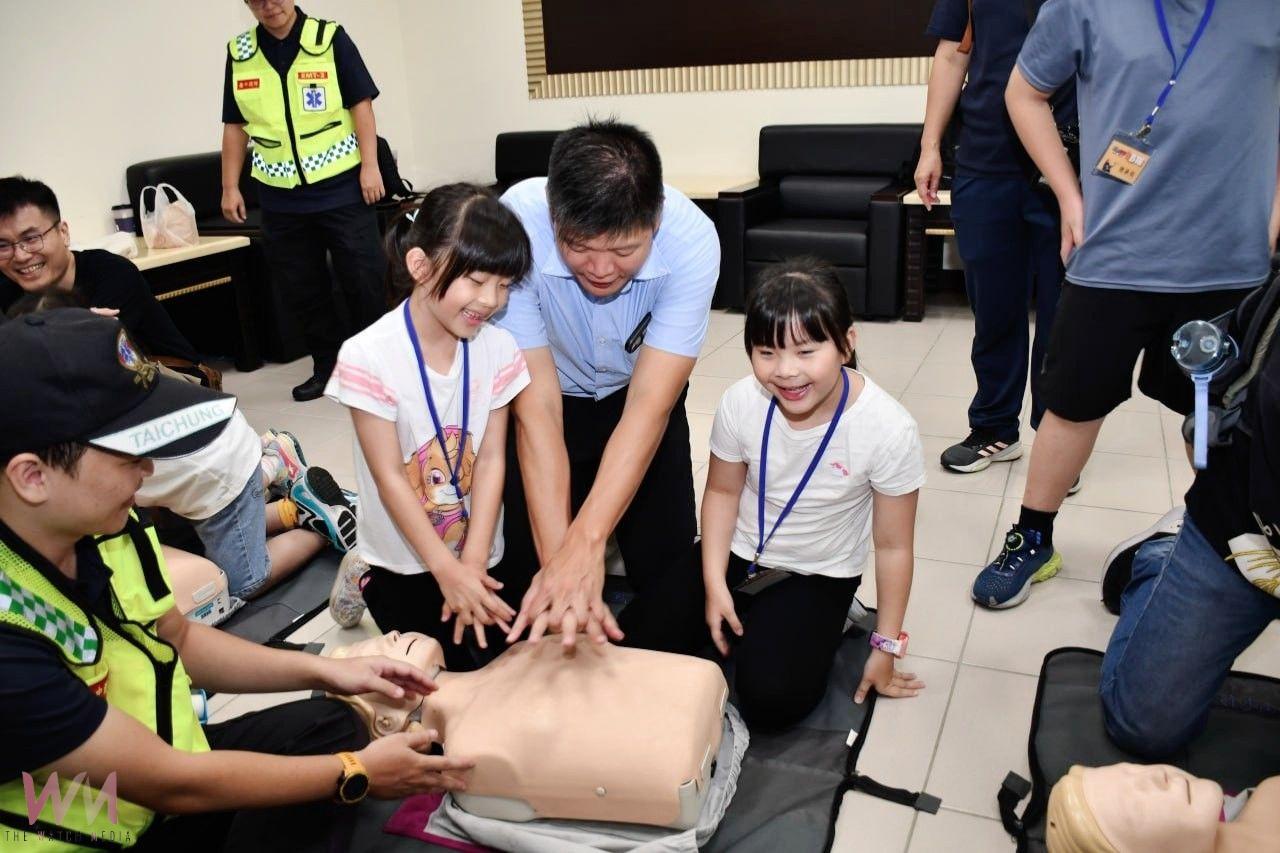 歡慶父親節 促進家庭交流　中市府消防局：「消防帥老爸」親子日溫馨登場 - https://www.watchmedia01.com