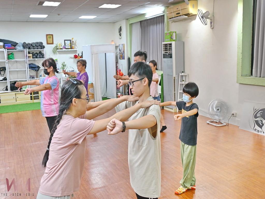 陳麗香歌仔戲團推廣表演課程 鼓勵戲迷勇敢去追夢 - https://www.watchmedia01.com