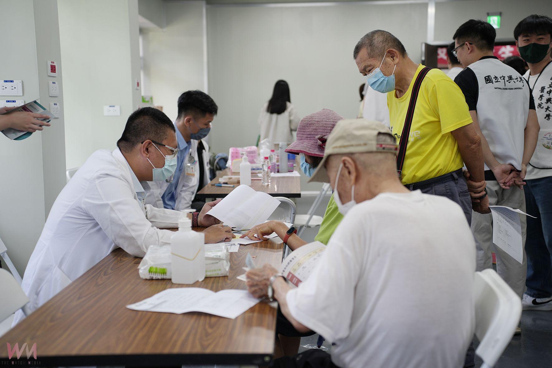 興大醫學院結合彰基與南投縣衛生局　中興新村首辦義診衛教活動 - https://www.watchmedia01.com