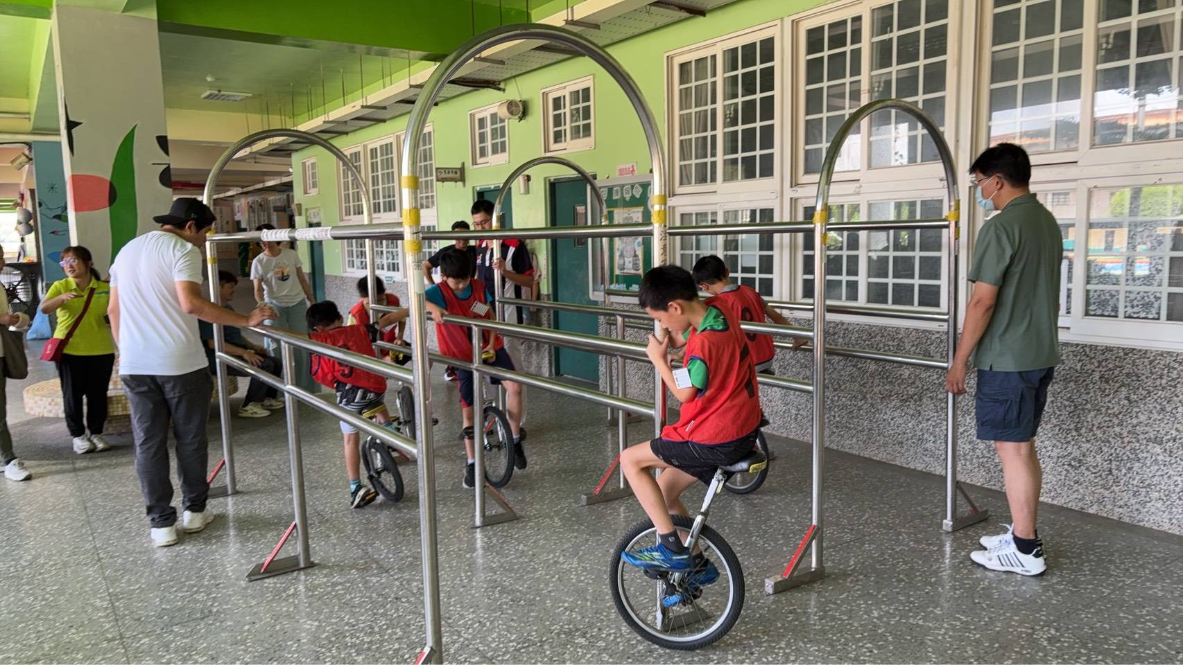 桃園獨輪車親子營開跑 家長與孩子一同在平衡中學習專注與成長 - https://www.watchmedia01.com
