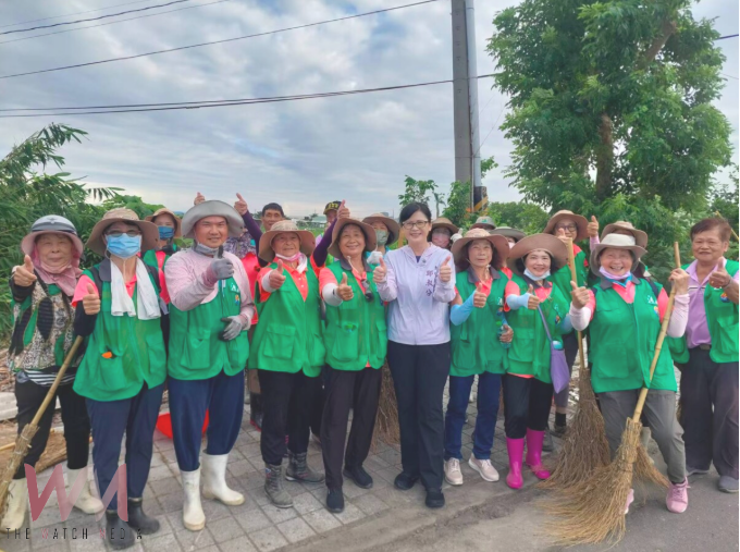 嘉義縣太保市七月份先後受到丹娜絲颱風及西南氣流豪雨重創,太保市鄭淑分市長考量市民生活安全情況下,爭取太保市代表會同意普發每位市民3000元的災後振興金。(圖/太保市公所提供)