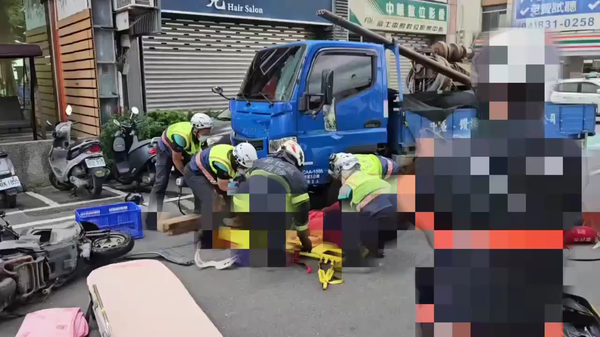 （有影片）／員林祖孫車禍釀1死1傷　阿嬤載孫左轉遭小貨車猛撞 - https://www.watchmedia01.com