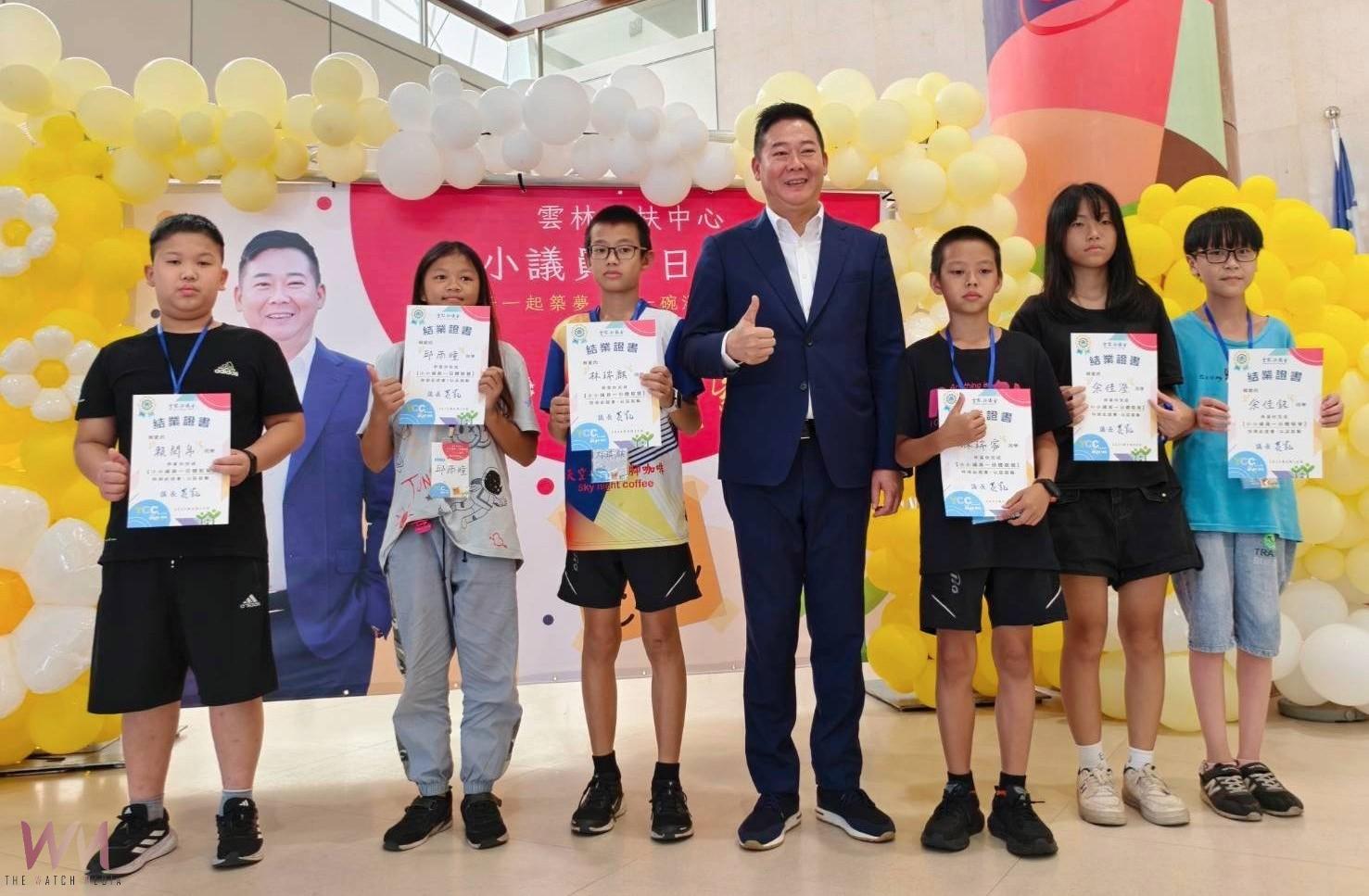 （有影片）／黃凱議長暖心陪小小議員體驗議事　走進議會學民主化為關心社會的起點 - https://www.watchmedia01.com