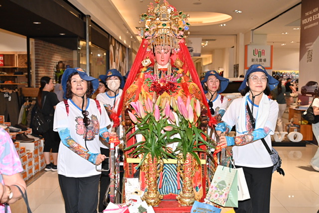 （有影片）全台首創媽祖女神逛百貨 「林小姐」新月廣場時尚之旅 - https://www.watchmedia01.com