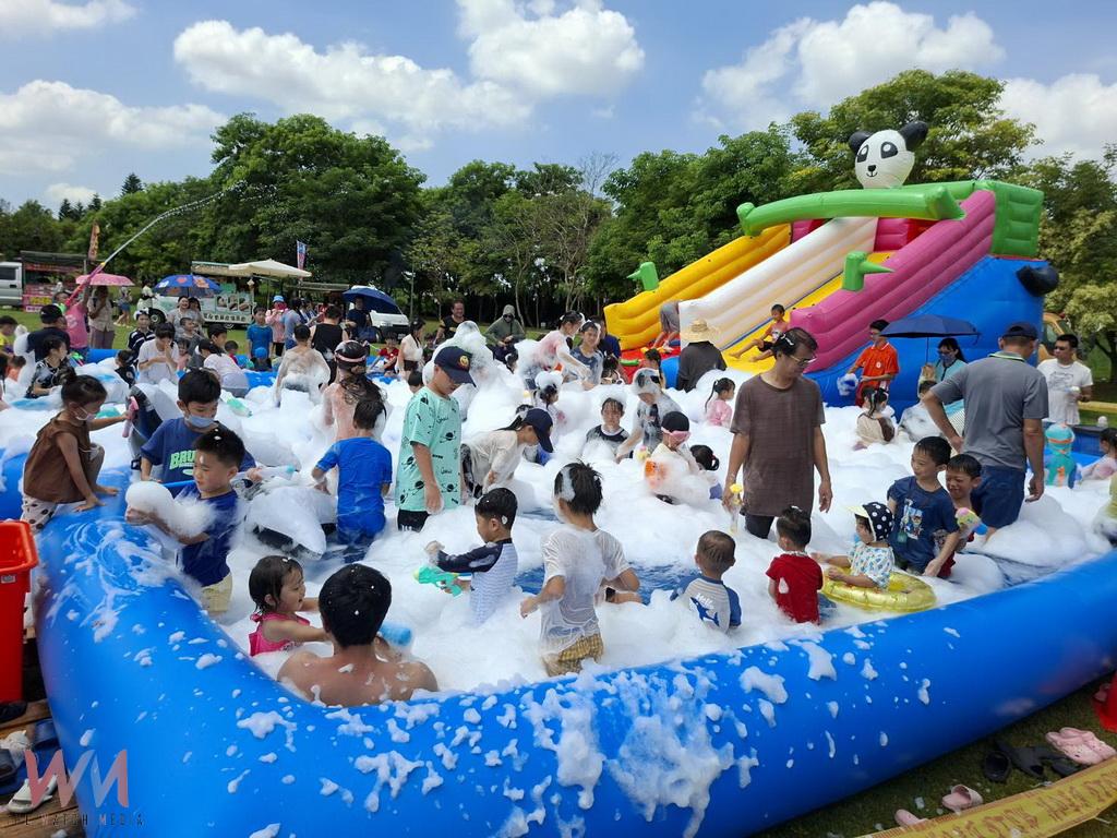 首屆秀水親水節林英嘉鄉長與大小朋友嗨翻天 龍騰公園搖身一變成親子樂園 - https://www.watchmedia01.com