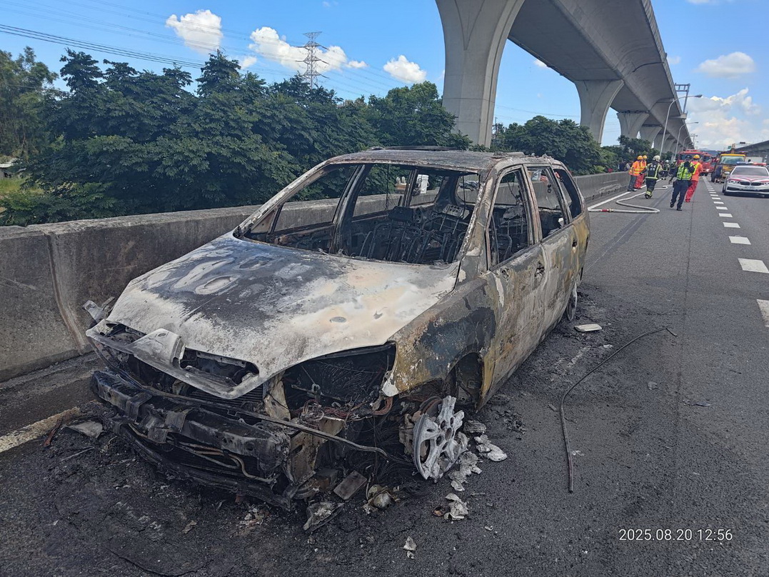 國道1號火燒車驚魂！駕駛冷靜應變3人平安脫險 - https://www.watchmedia01.com