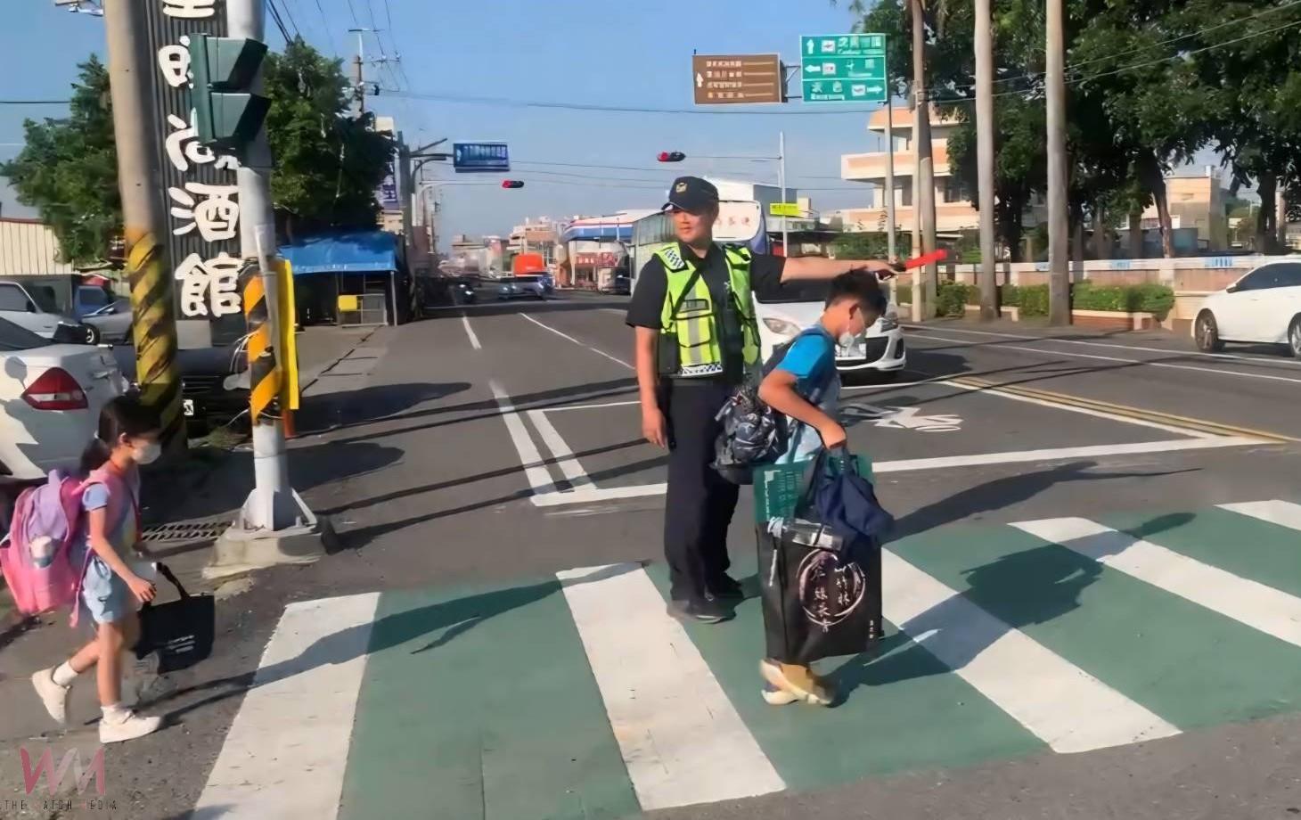 提前開學日人潮車流湧現　北港台西虎尾警全力護童 - https://www.watchmedia01.com