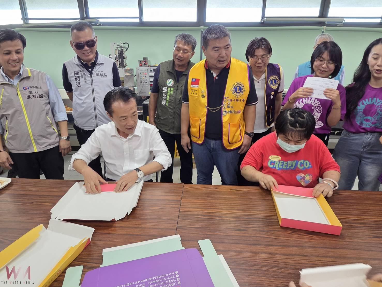 身障秋禮歡迎愛心選購　「烏金鳳梨酥」新品首亮相 - https://www.watchmedia01.com