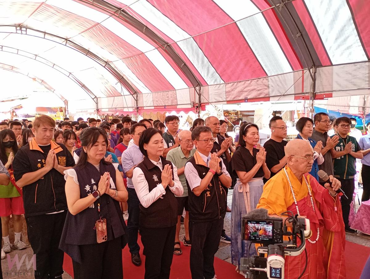 （有影片）／ 全台唯一佛教禮儀古笨港成年禮 北港320學子脫絭迎人生新頁 - https://www.watchmedia01.com