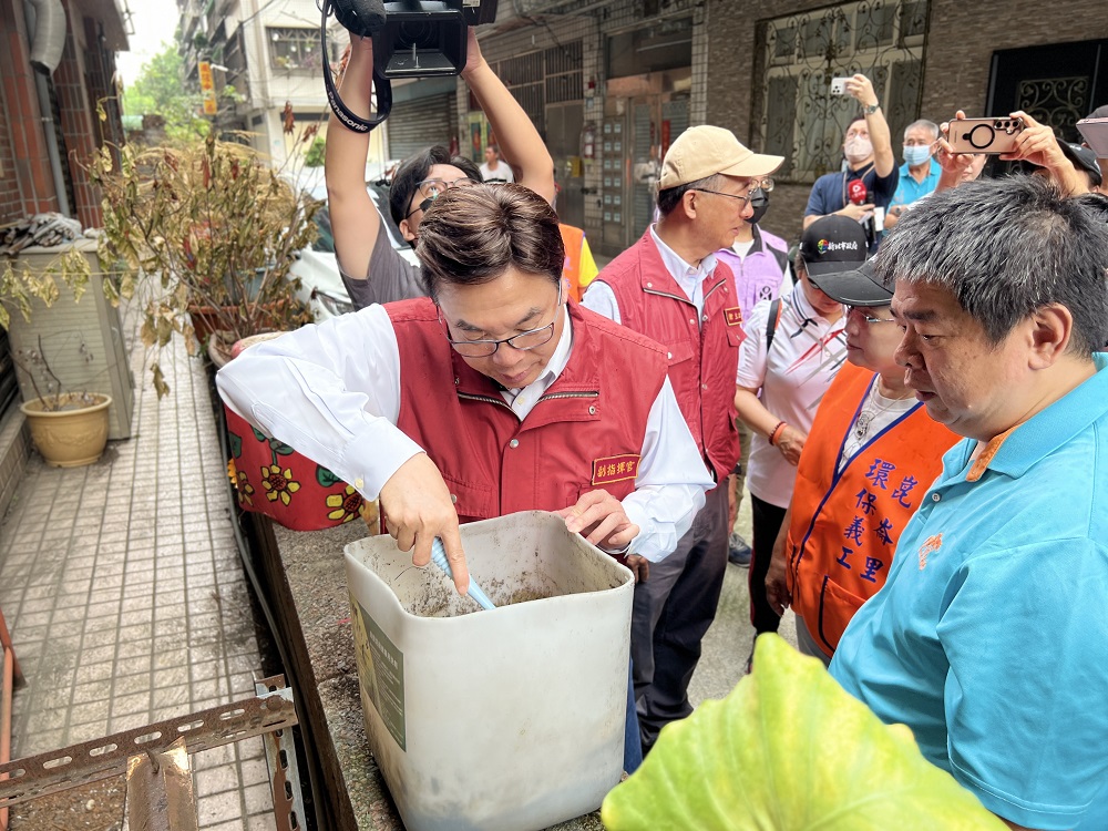 本土登革熱疫情升溫 劉和然視察板橋區登革熱防治工作 - https://www.watchmedia01.com
