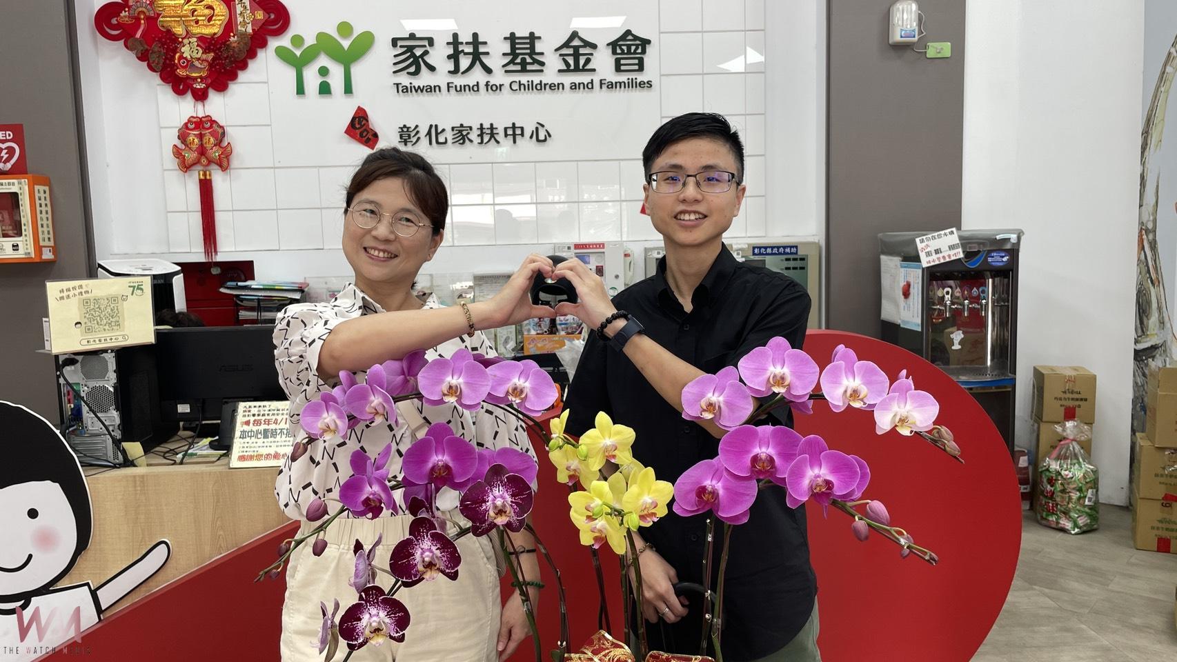 （有影片）／揭牌花禮化為公益　彰化民眾黨攜手家扶　把祝福變力量 - https://www.watchmedia01.com