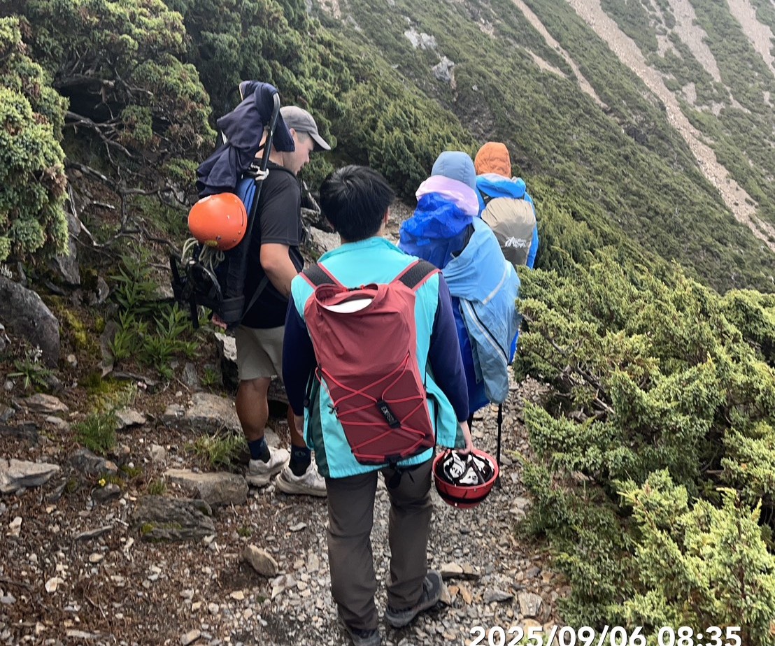 玉山主北岔路風口案山友摔傷失溫順利救援 - https://www.watchmedia01.com