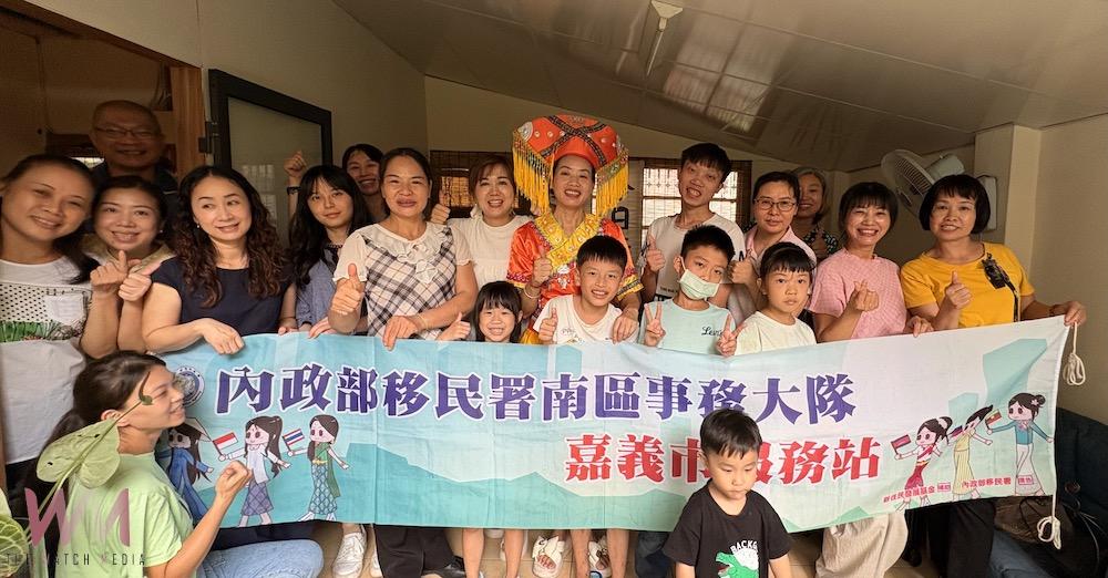 新住民蔣萌女士應邀在嘉義市服務站的家庭教育課程,分享桂林人的日常-「打油茶文化」,並以阿里山茶葉結合桂林家鄉的傳統飲食「打油茶」。(圖/嘉義市服務站提供)