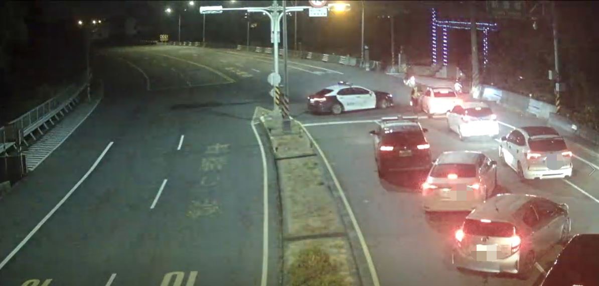 桃園市楊梅警深夜出擊 阻止疑似車聚飆車行為 - https://www.watchmedia01.com
