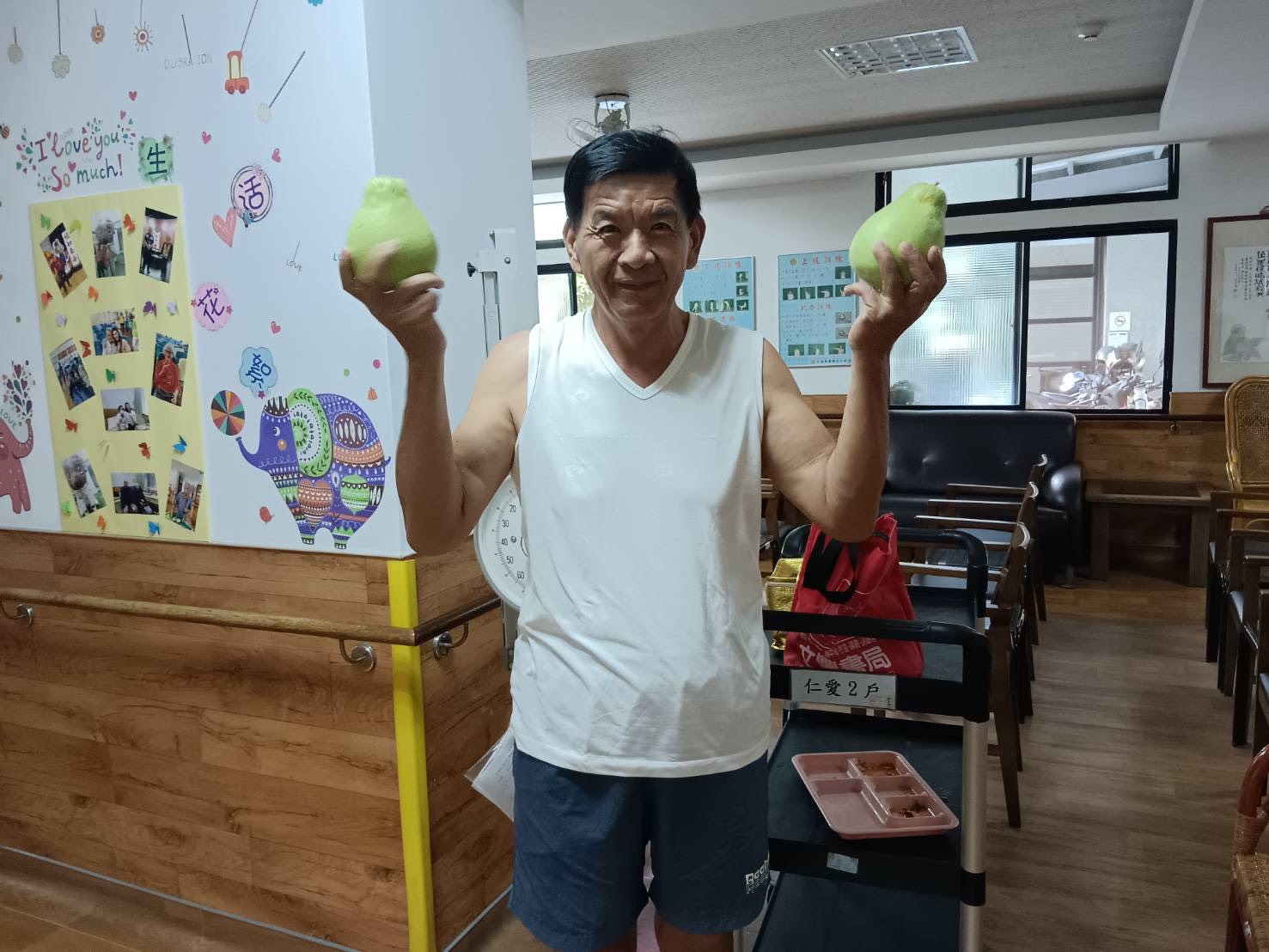 颱風重創果園仍送暖　麻豆榮民中秋贈文旦慰榮家長輩 - https://www.watchmedia01.com