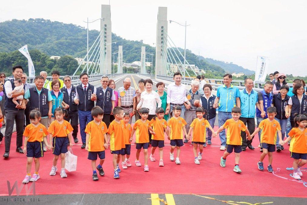 提前4個月完工通車！中市府斥資10億元改建埤豐橋　市長盧秀燕：要給市民一條安全回家的路 - https://www.watchmedia01.com