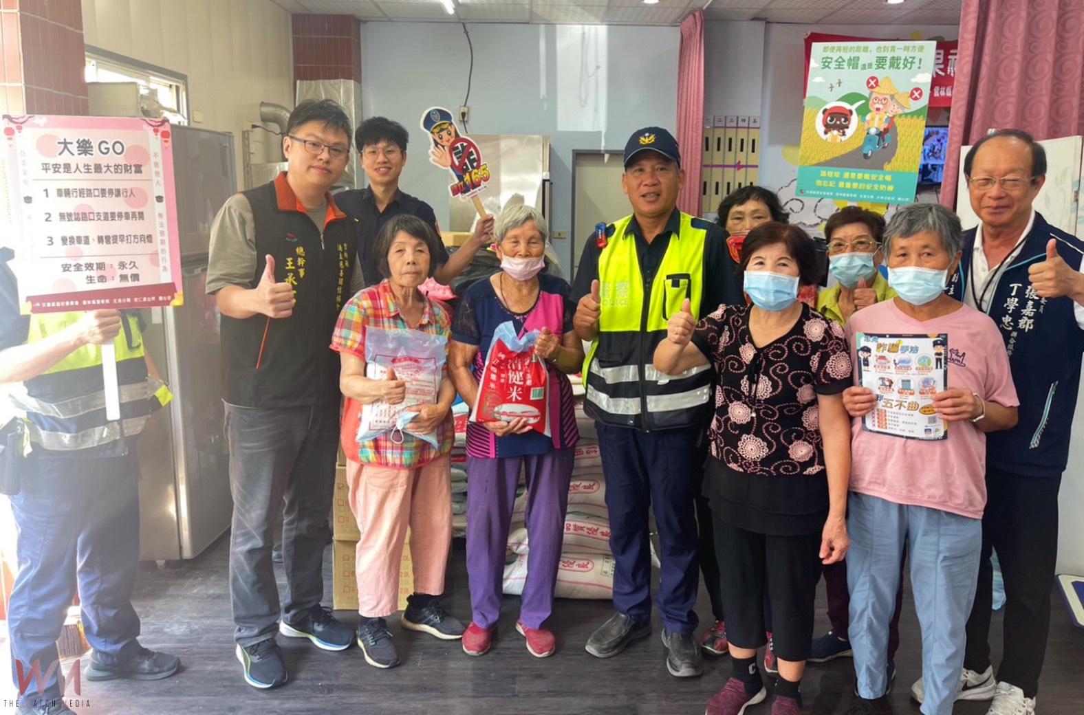 北港警結合善團送暖 關懷弱勢不忘防詐 - https://www.watchmedia01.com