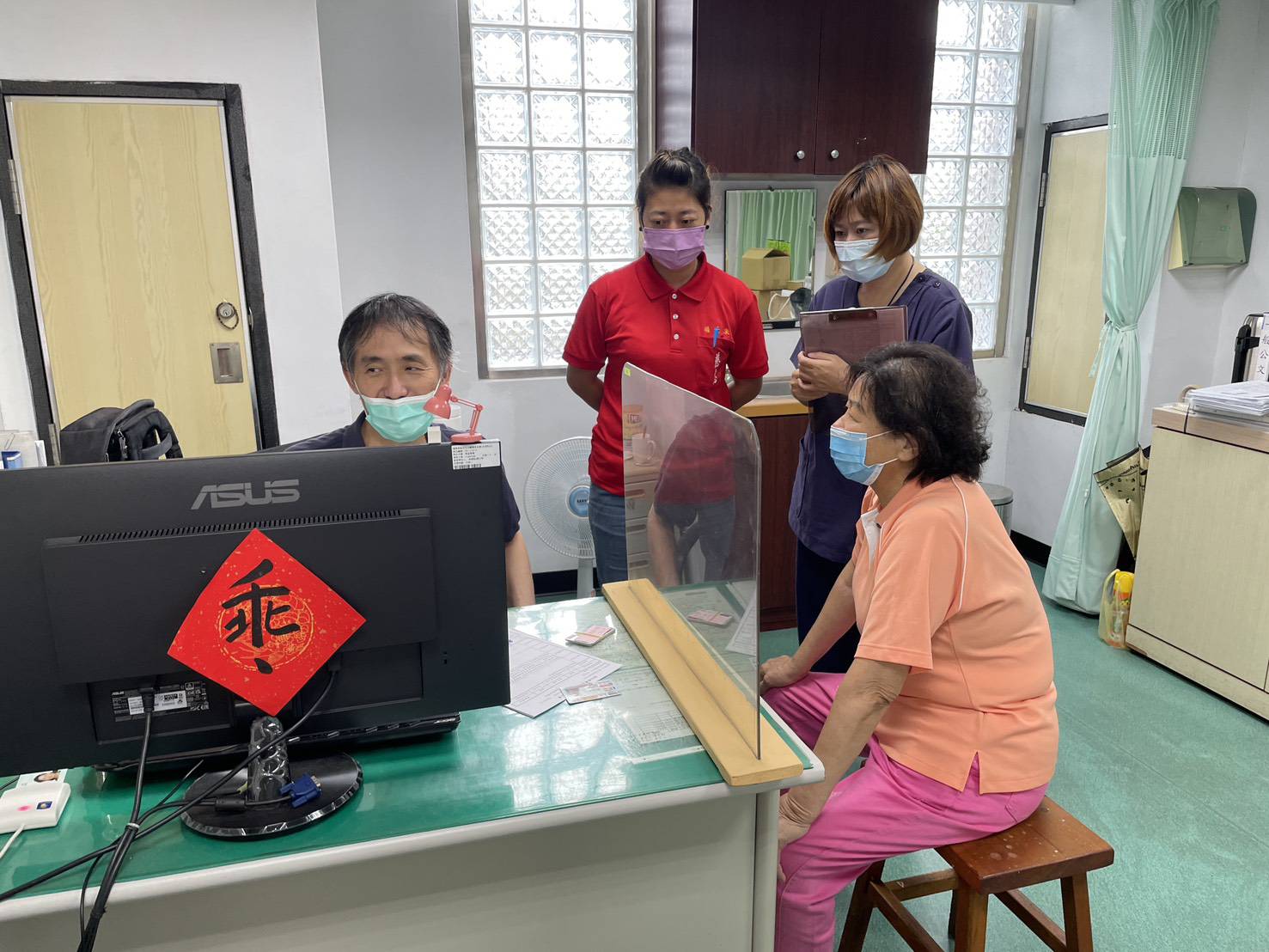 長者心理健康有保障　彰化榮家邀身心科醫師駐診 - https://www.watchmedia01.com