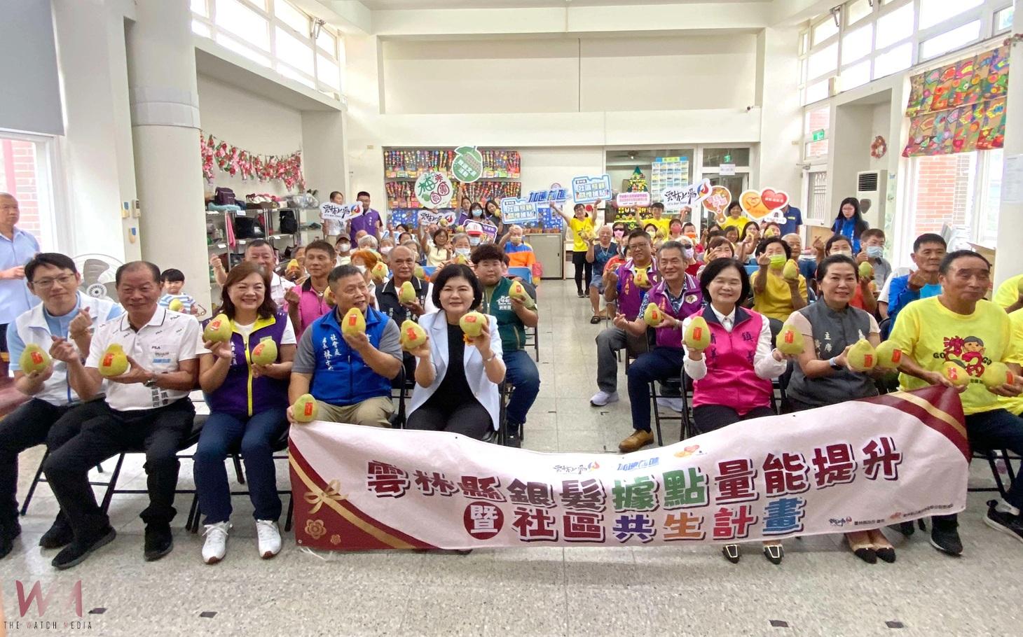 （有影片）／張麗善縣長親送文旦賀佳節　感謝志工長輩共享團圓喜悅 - https://www.watchmedia01.com