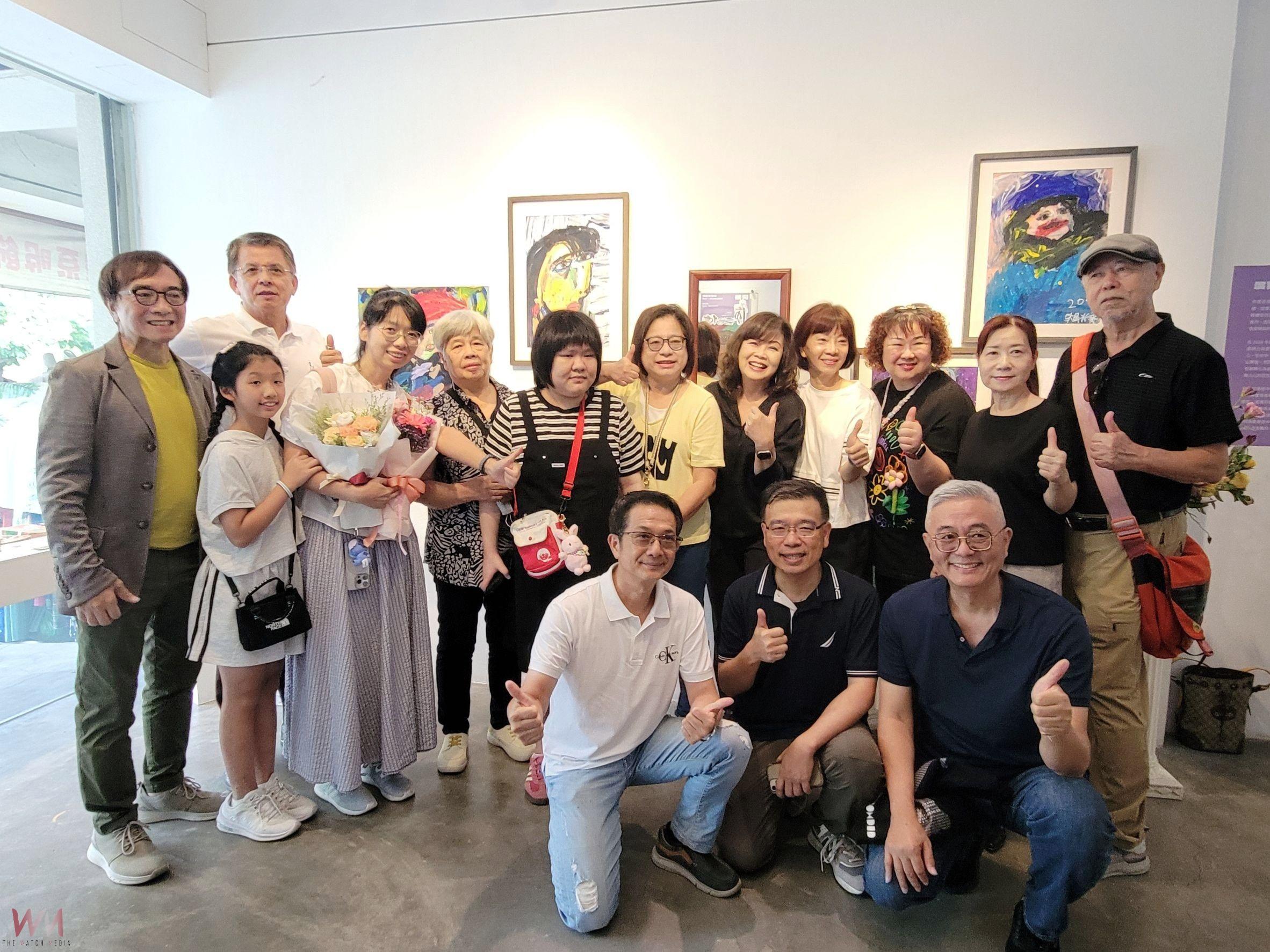 在抽象色彩間抒發生命重量　賴櫟安個展《快樂你我他》展現堅毅與溫暖 - https://www.watchmedia01.com