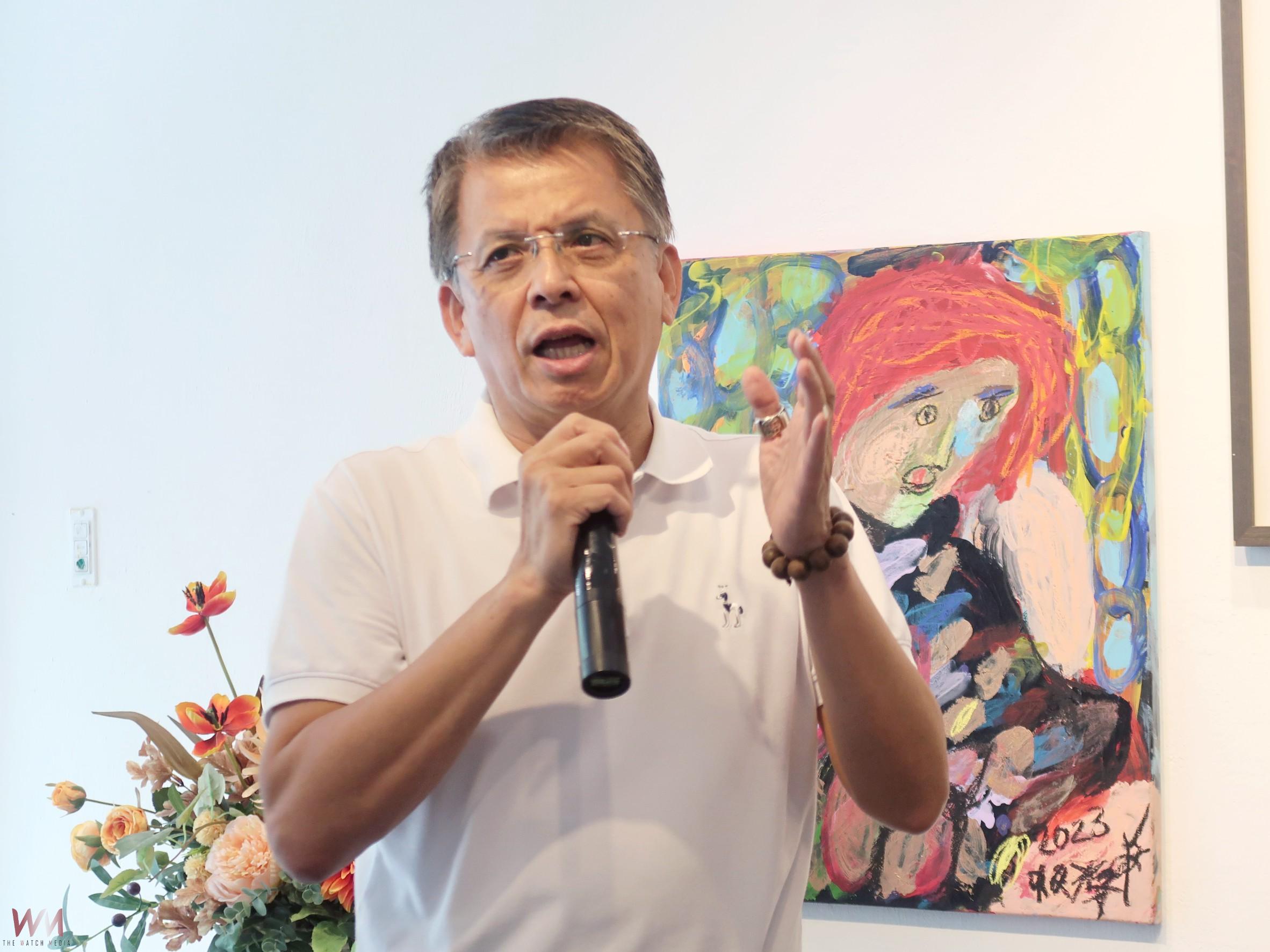 在抽象色彩間抒發生命重量　賴櫟安個展《快樂你我他》展現堅毅與溫暖 - https://www.watchmedia01.com