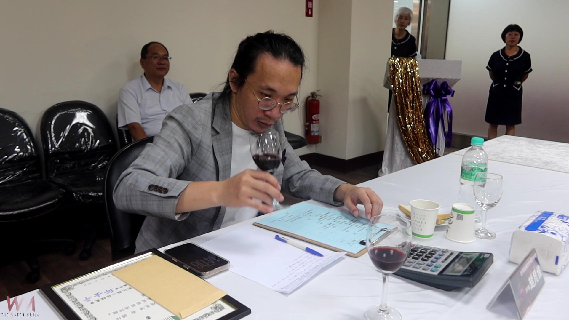 （有影片）／紫晶盃葡萄酒評鑑　葡萄干酒組路葡萄酒莊榮登第一 - https://www.watchmedia01.com
