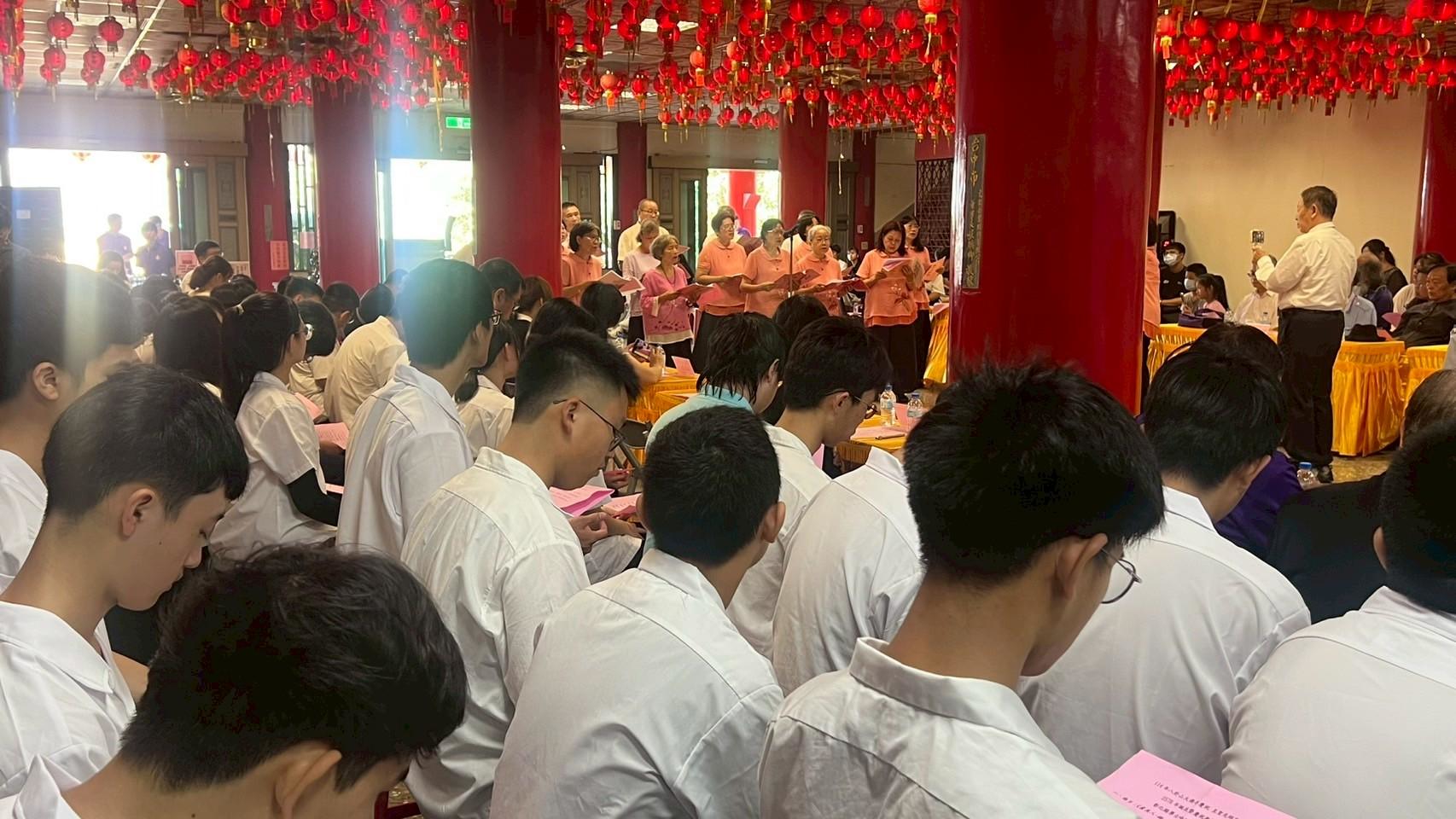 八卦山大佛寺祭孔大典熱鬧登場　師生吟詩共頌至聖先師 - https://www.watchmedia01.com
