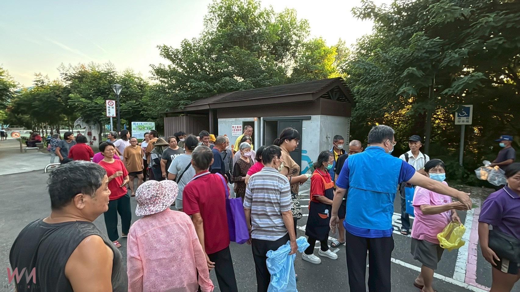 （有影片）／中秋月圓　鹿港玉聖府與周君綾服務處月餅物資溫暖弱勢 - https://www.watchmedia01.com